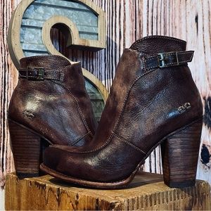 Bed Stu Isla in Brown Driftwood